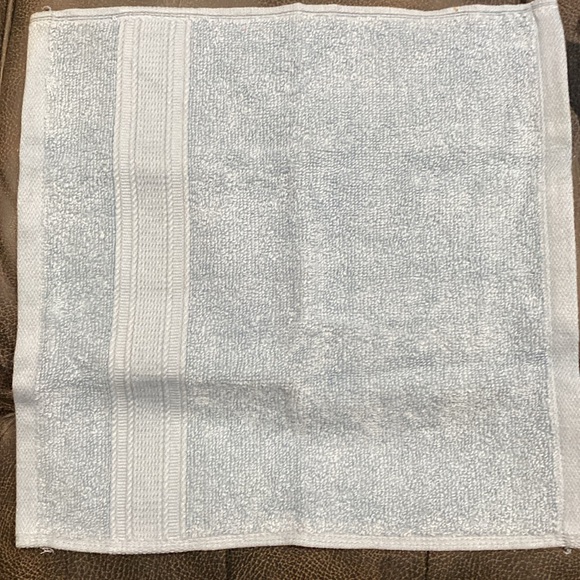 ❤️❤️❤️ CLOSE T CLEAROUT!! Lavender Bath & Body Wash Bundle - Picture 4 of 6